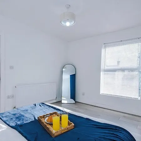 Superb 2 Bd House Near Centre With Free Wifi Privatunterkunft *